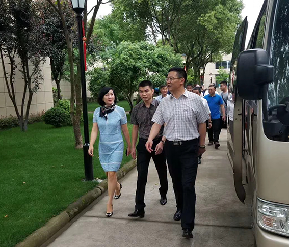 2018年麗水市蓮都區杜書記，俞區長一行蒞臨康瑞閥門參加指導